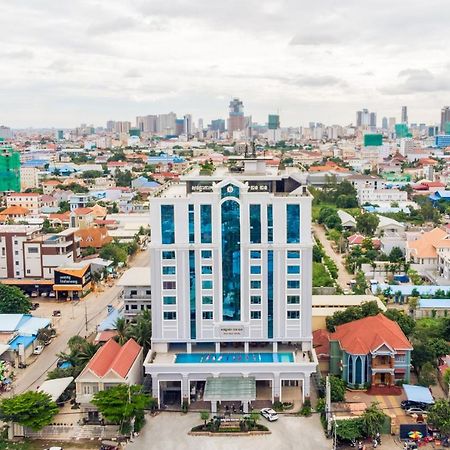 Ban Ban Hotel Phnom Penh Exteriör bild